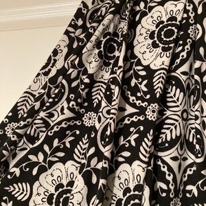 Lularoe Madison skirt size small black white
